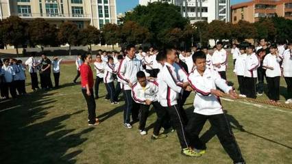 晋江市第二届中小学(幼儿园)名班主任培养对象风采系列(55)--南侨中学 陈月娥老师